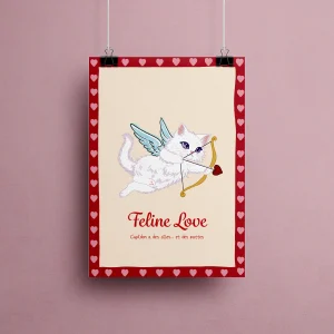 Affiche illustration Feline Love avec chat blanc ailé en Cupidon tenant arc doré et flèche à cœur rouge, yeux violets, bordure de cœurs roses sur fond rouge terracotta style kawaii romantique