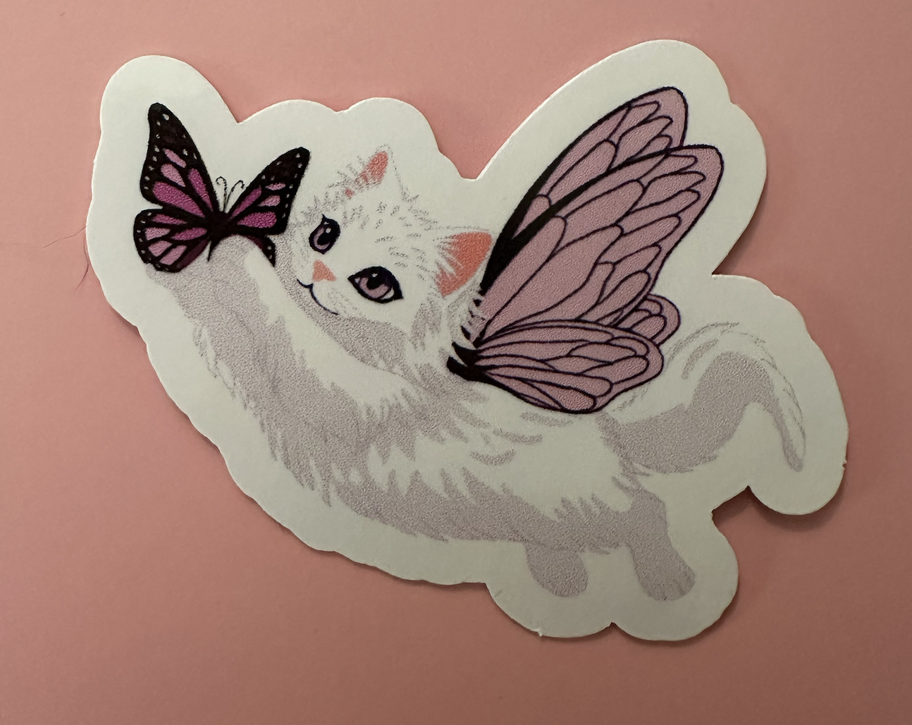 Sticker Luna Astéria Bloom – chatte blanche féerique aux ailes de papillon