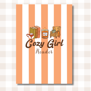 Affiche "Cozy Girl Reader" : pile de livres automnaux, tasse renard marshmallows, bougie Pumpkin Spice et fauteuil doré avec plaid sur fond rayé pêche et blanc